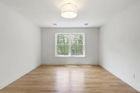 286 South Road Brentwood NH 03833