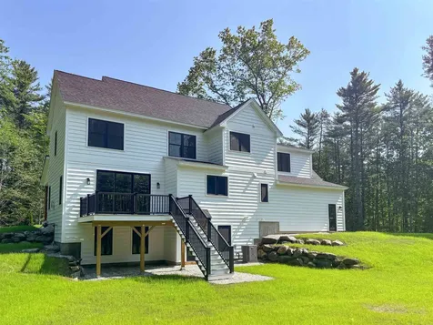 286 South Road Brentwood NH 03833