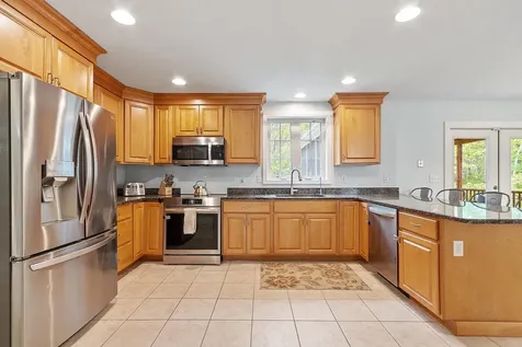 267 South Road Brentwood NH 03833