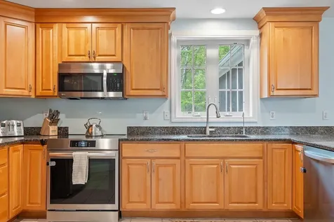 267 South Road Brentwood NH 03833