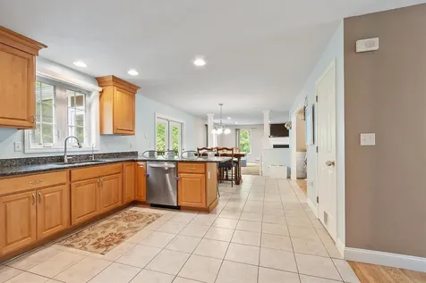 267 South Road Brentwood NH 03833