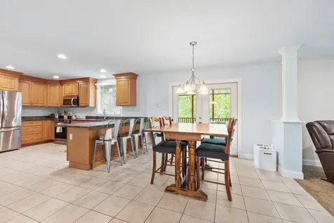 267 South Road Brentwood NH 03833
