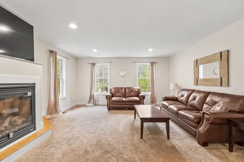 267 South Road Brentwood NH 03833