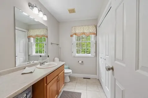 267 South Road Brentwood NH 03833