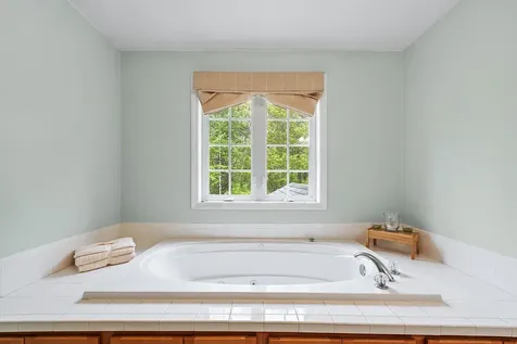 267 South Road Brentwood NH 03833