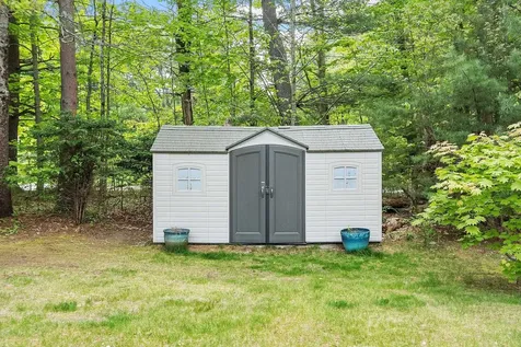 267 South Road Brentwood NH 03833