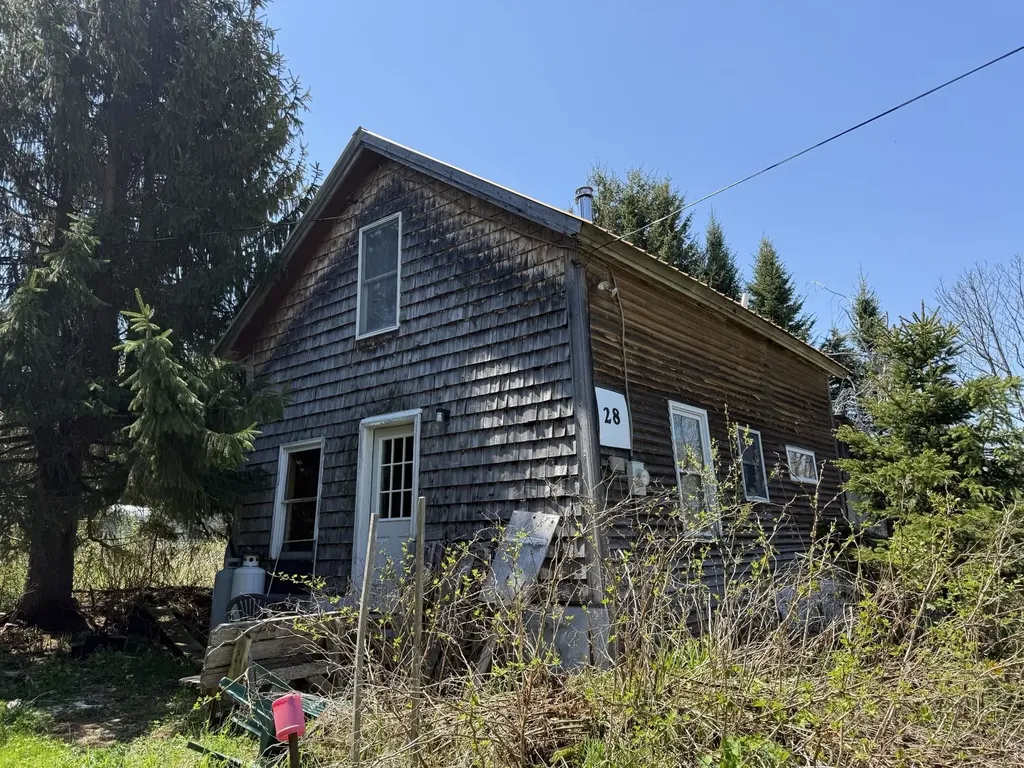 28 Wheeler Road Holland VT 05830