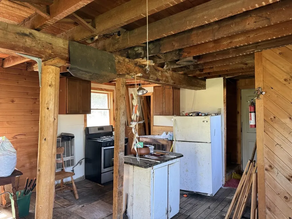 28 Wheeler Road Holland VT 05830