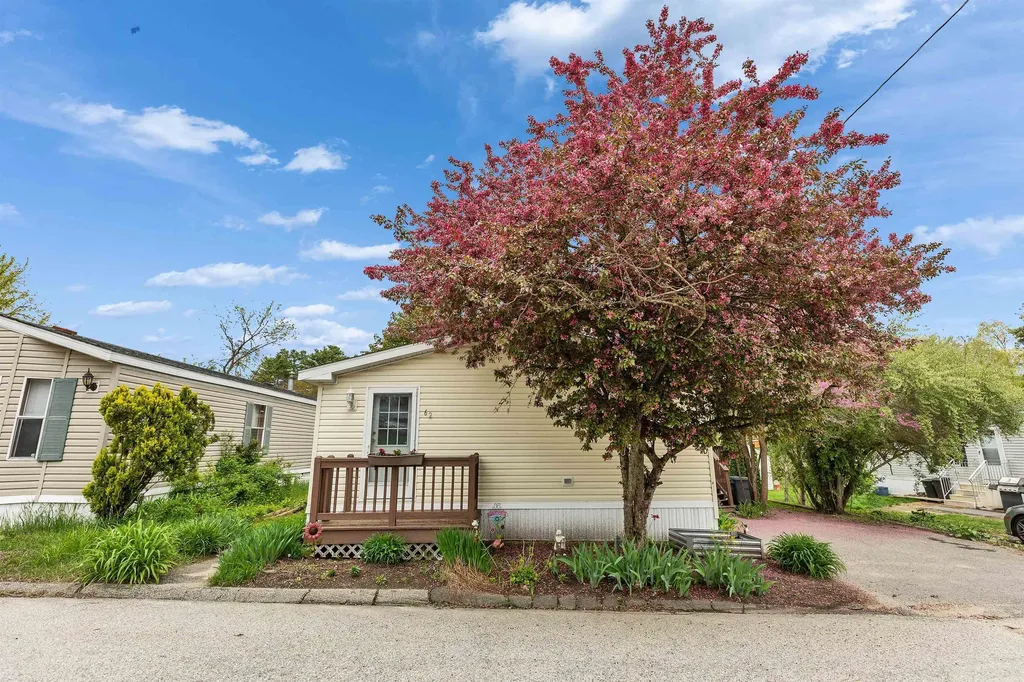 30 Kendall Pond Road Derry NH 03308