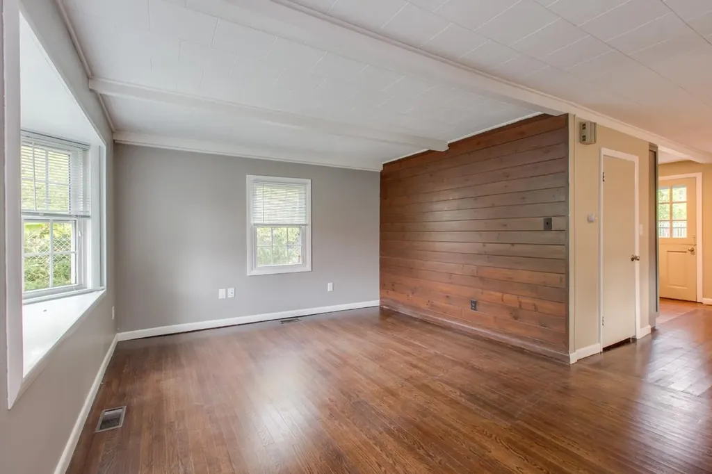 6 Pond Street Nashua NH 03060