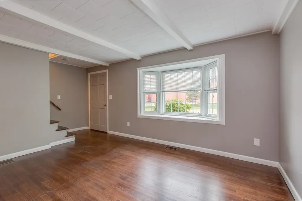 6 Pond Street Nashua NH 03060