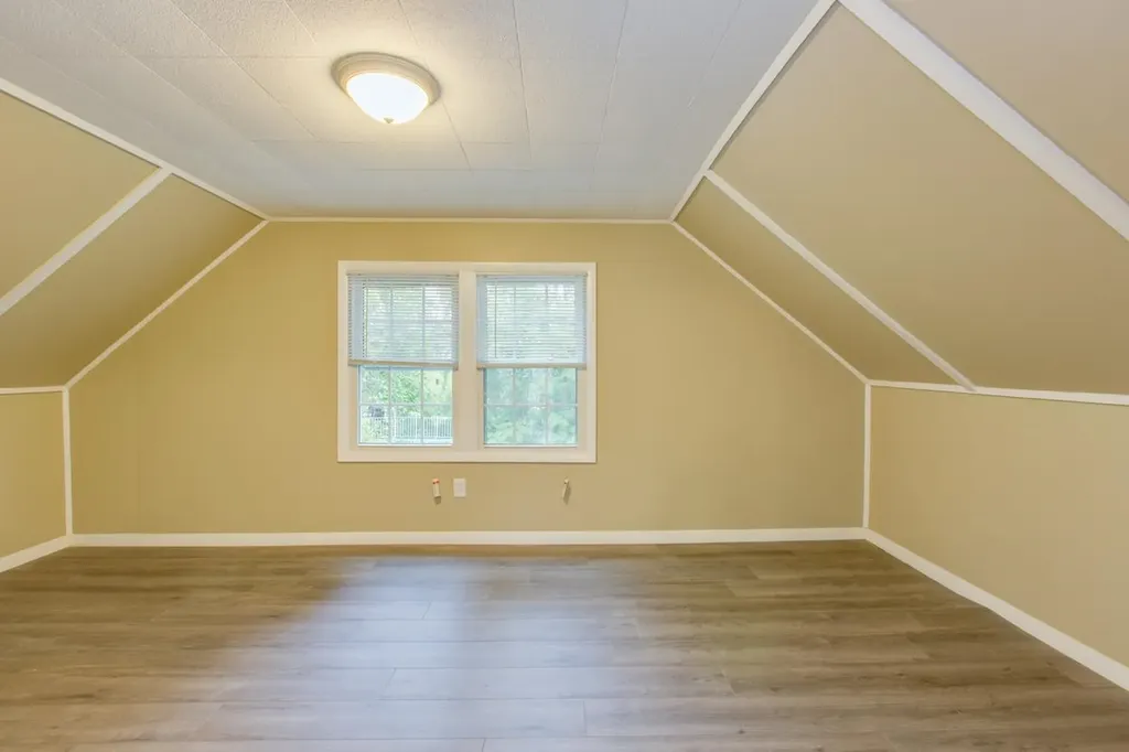 6 Pond Street Nashua NH 03060