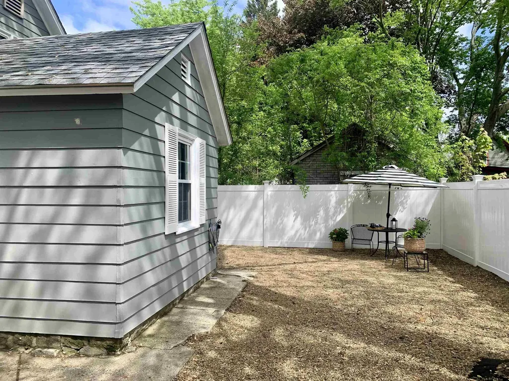 6 Pond Street Nashua NH 03060
