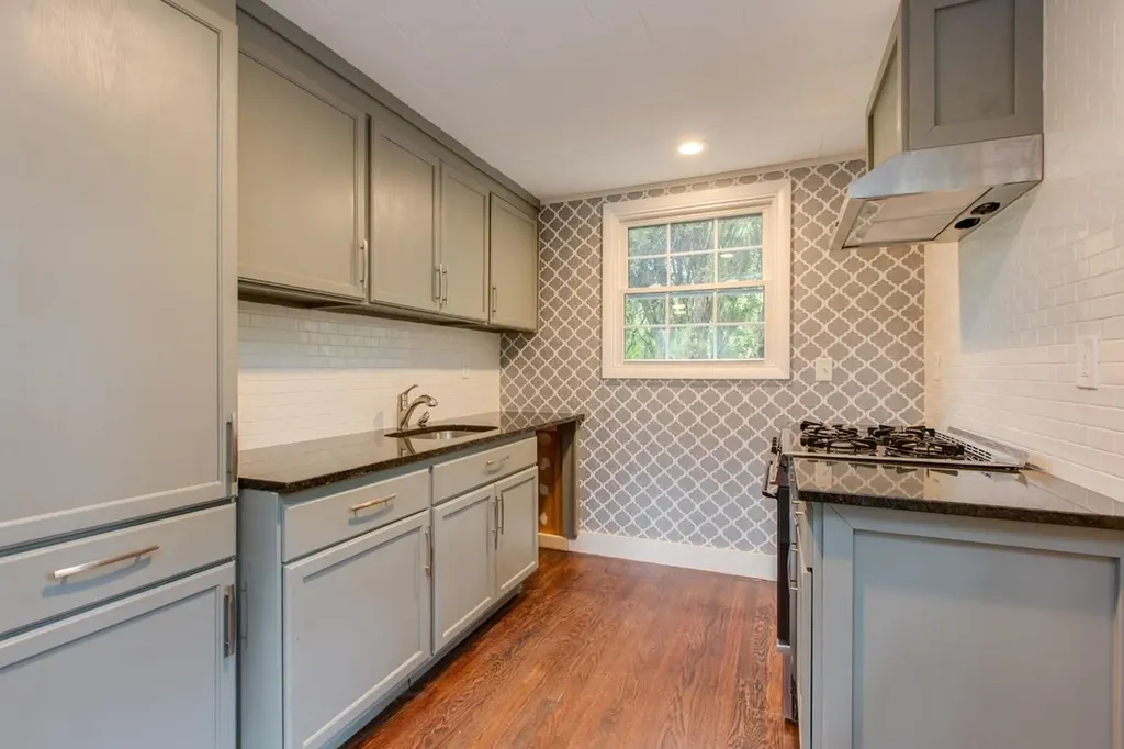 6 Pond Street Nashua NH 03060