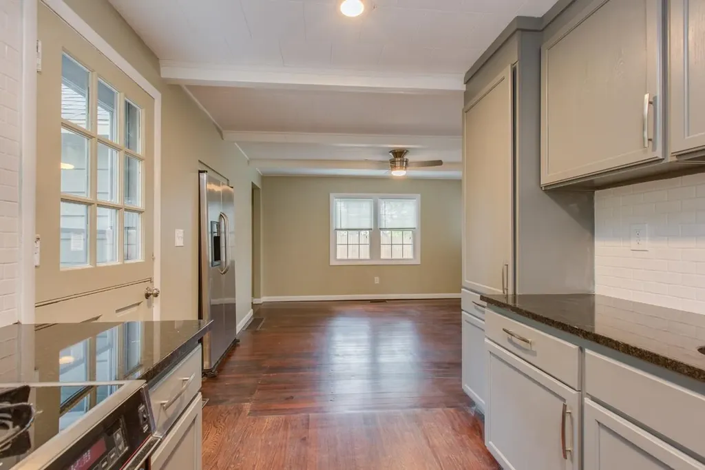 6 Pond Street Nashua NH 03060