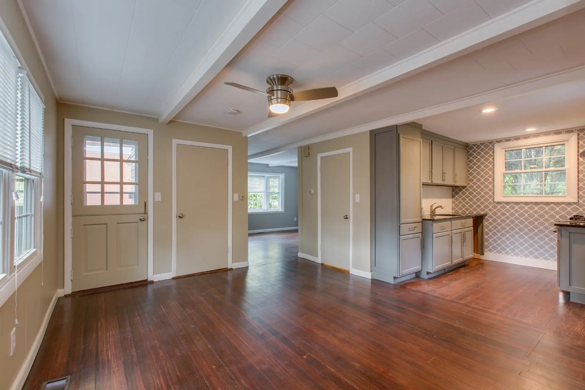 6 Pond Street Nashua NH 03060