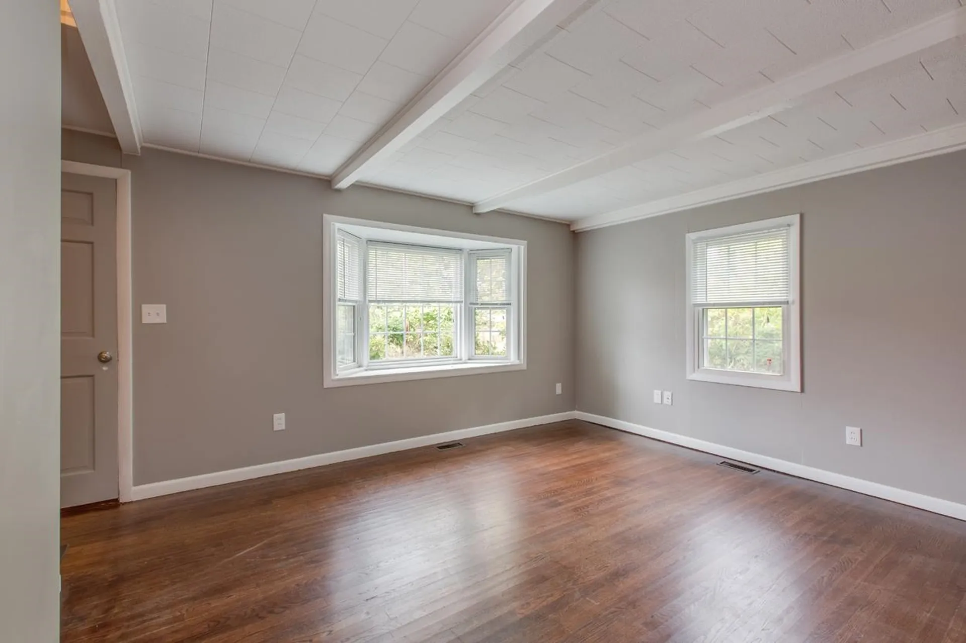 6 Pond Street Nashua NH 03060