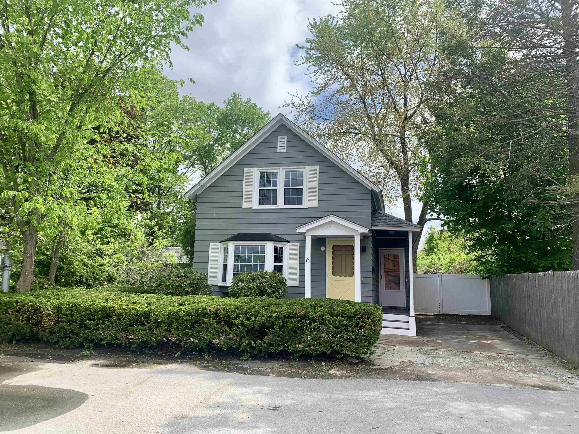 6 Pond Street Nashua NH 03060