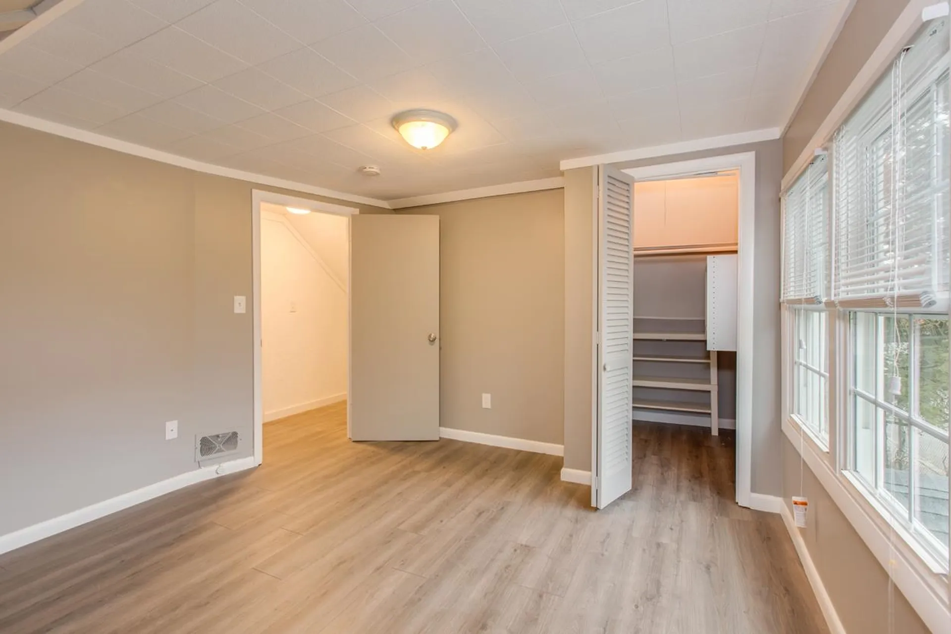 6 Pond Street Nashua NH 03060