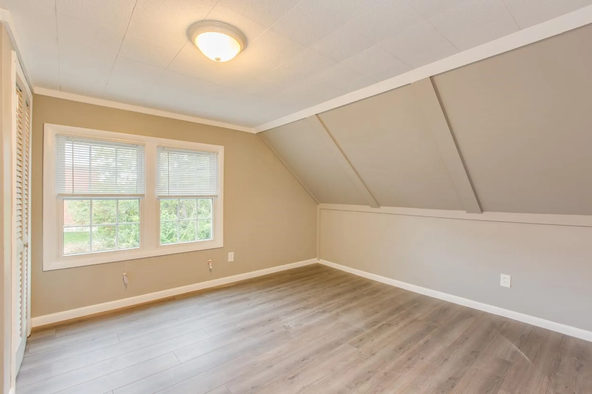 6 Pond Street Nashua NH 03060
