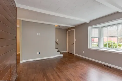 6 Pond Street Nashua NH 03060