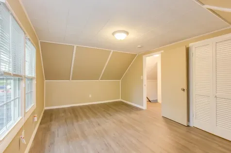 6 Pond Street Nashua NH 03060