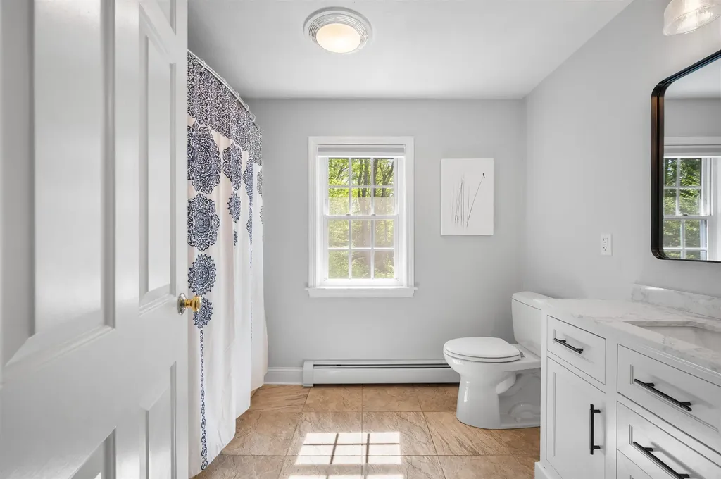 6 Greystone Road East Kingston NH 03827