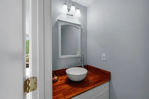 6 Greystone Road East Kingston NH 03827