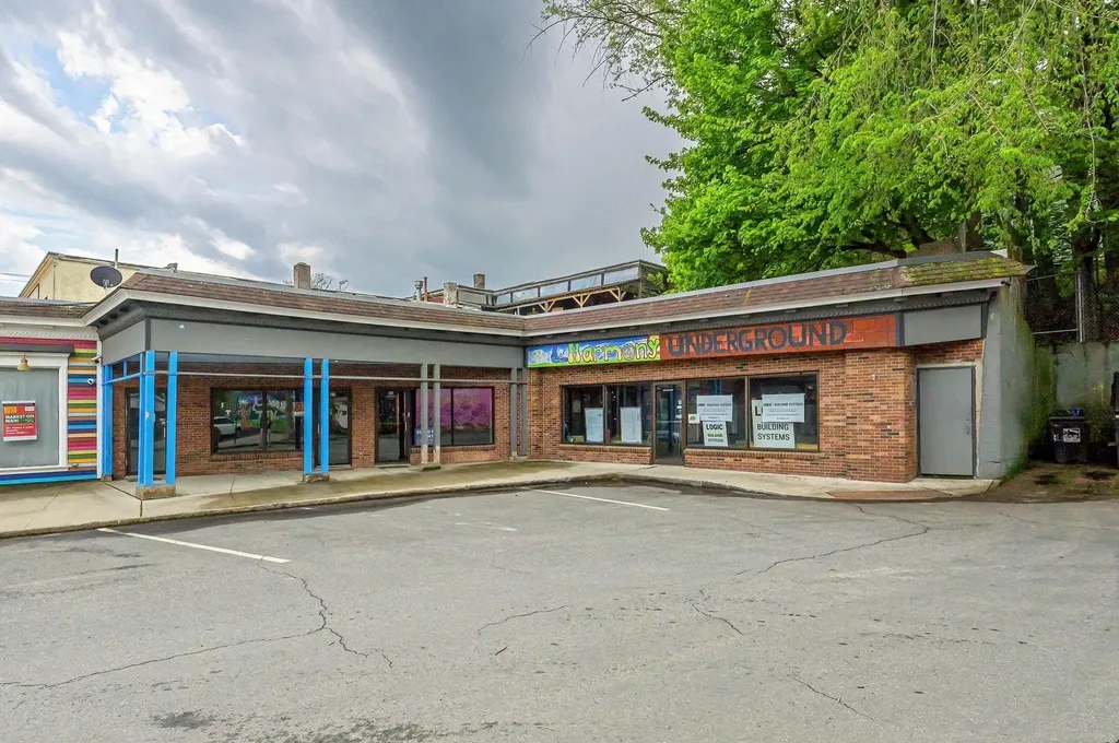 69-71 Elliot Street Brattleboro VT 05301