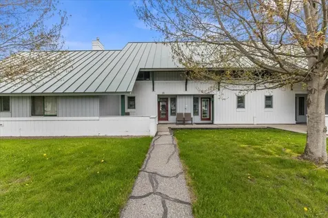 185 Village Green Drive Stowe VT 05672