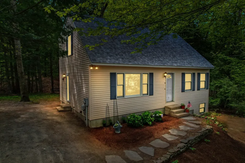 5 River Ridge Road Plymouth NH 03264