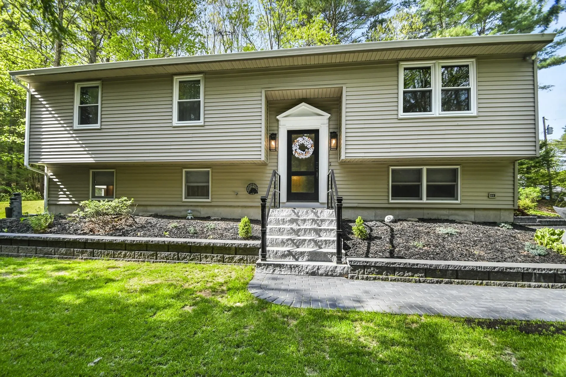 4 Tamarack Lane Raymond NH 03077