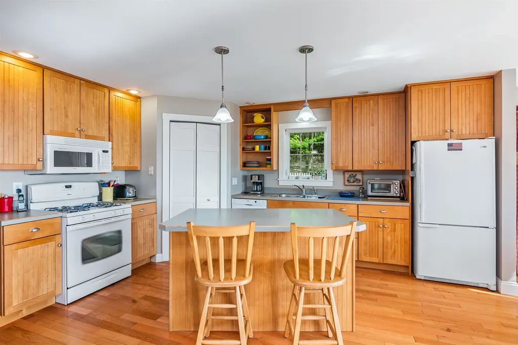 165 Read Lane West St. Albans Town VT 05478