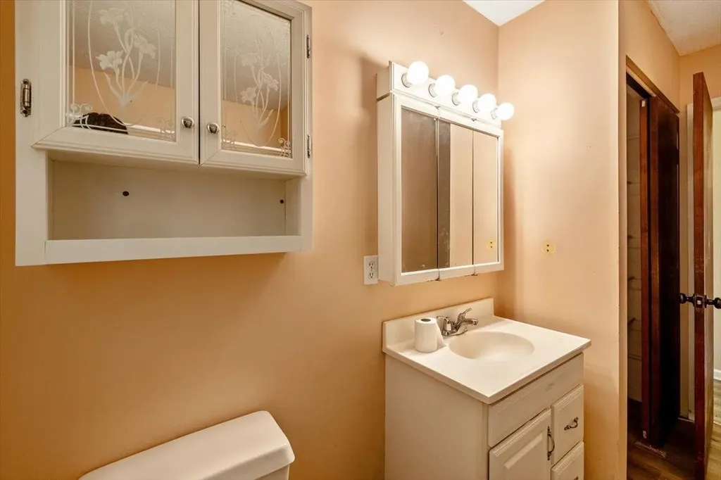 2099 West Shore Road Alburgh VT 05440