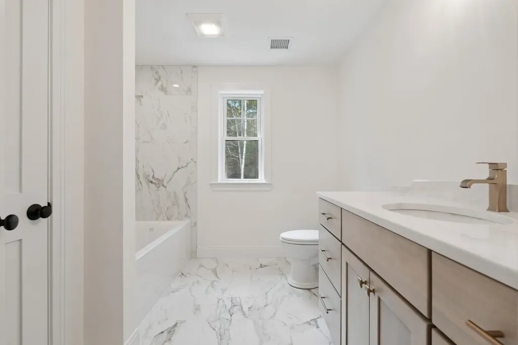 18 Washburn Farm Lane Kittery ME 03905