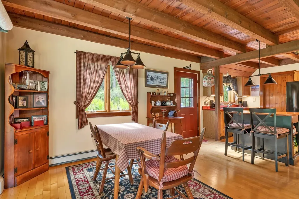 29 Lakeview Drive Wolfeboro NH 03894