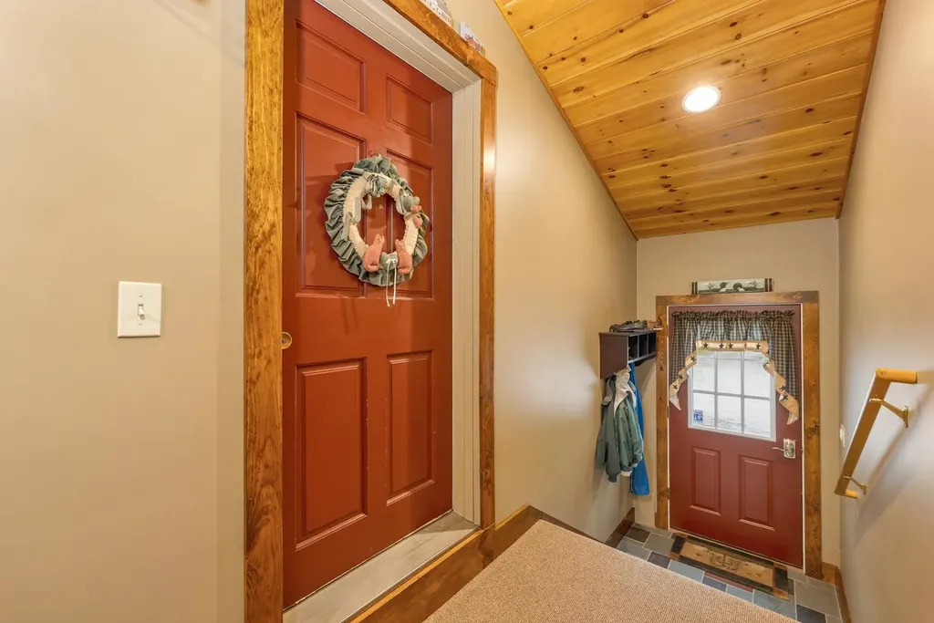 29 Lakeview Drive Wolfeboro NH 03894