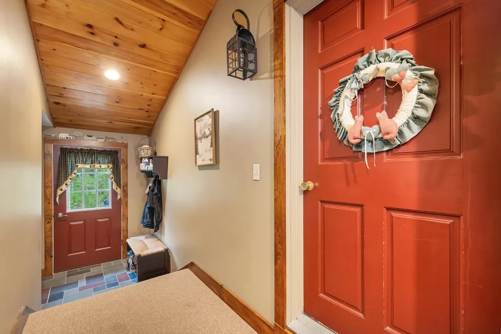 29 Lakeview Drive Wolfeboro NH 03894