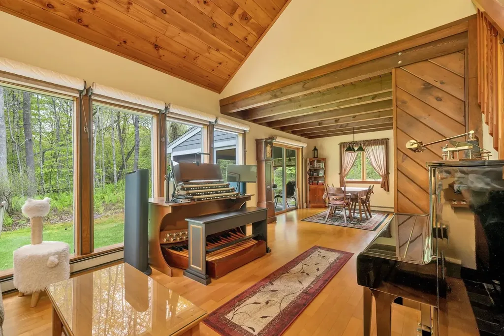 29 Lakeview Drive Wolfeboro NH 03894