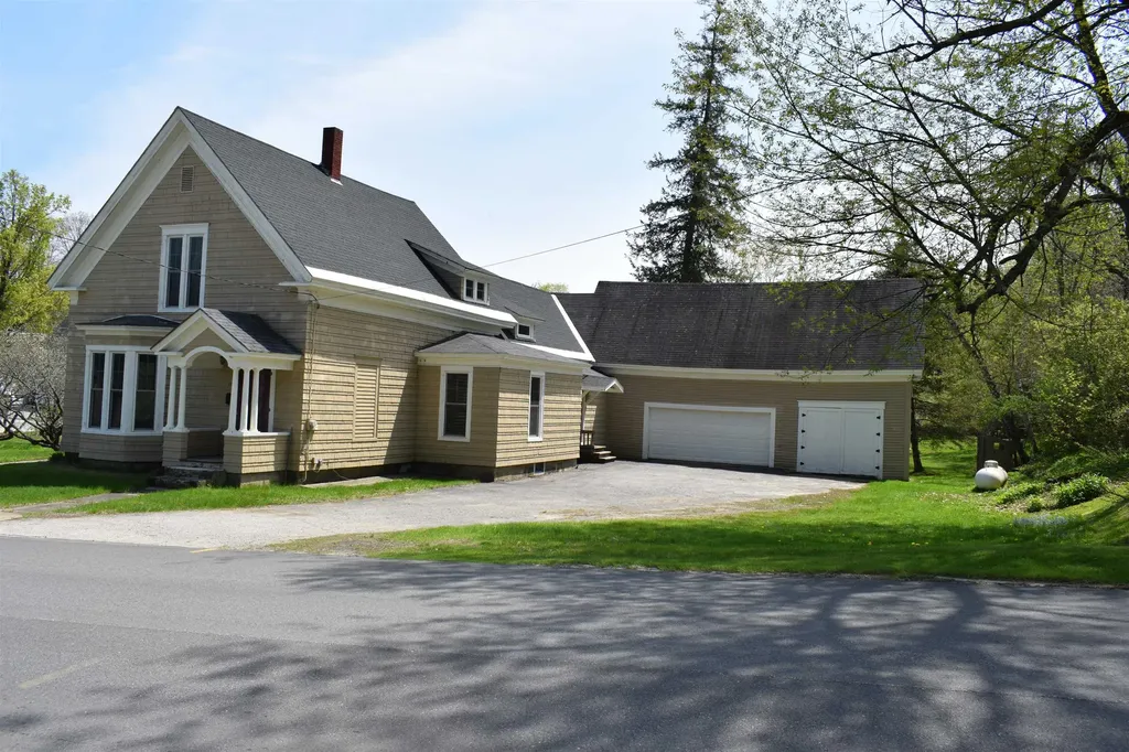 44 Elm Street Lancaster NH 03584