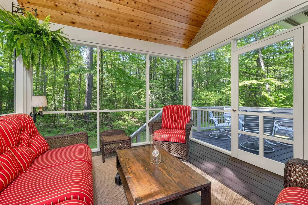 46 Point Breeze Road Wolfeboro NH 03894