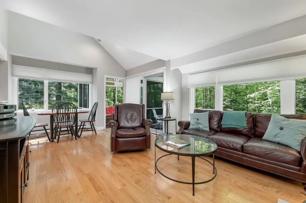 46 Point Breeze Road Wolfeboro NH 03894