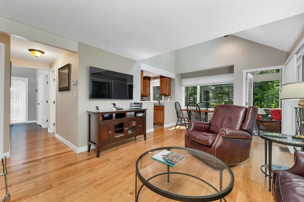 46 Point Breeze Road Wolfeboro NH 03894