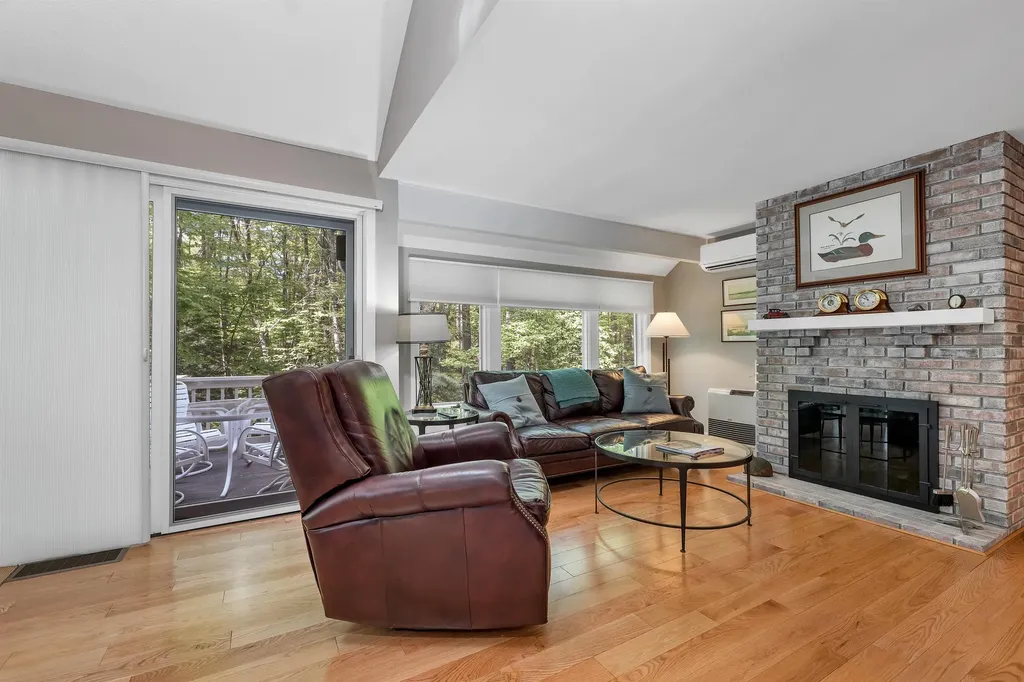 46 Point Breeze Road Wolfeboro NH 03894