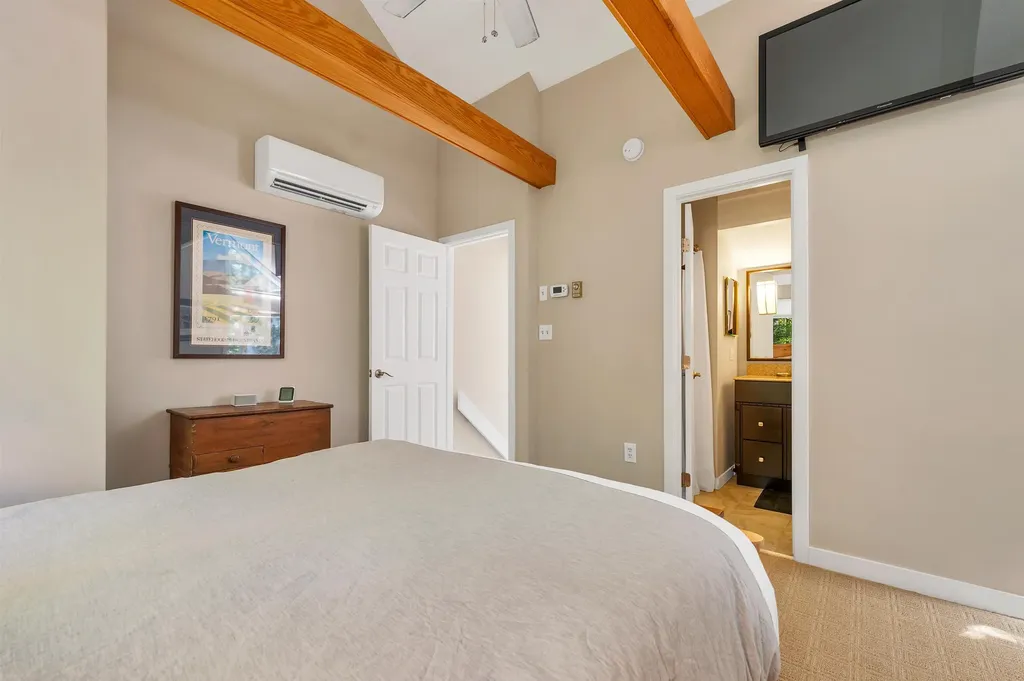 46 Point Breeze Road Wolfeboro NH 03894