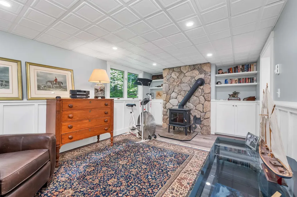 46 Point Breeze Road Wolfeboro NH 03894