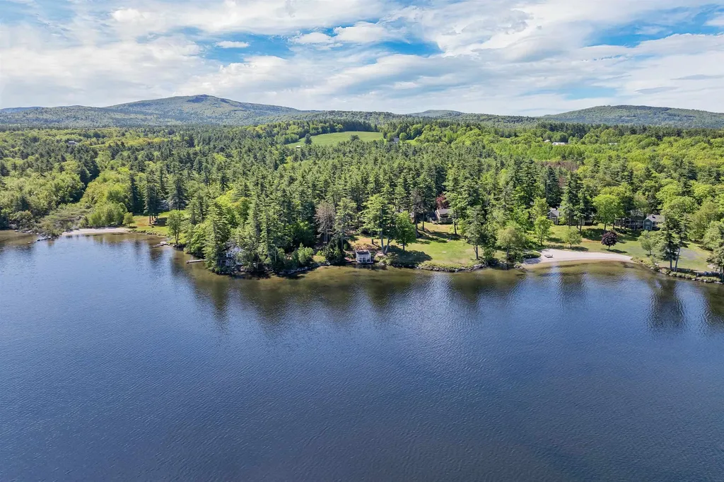 46 Point Breeze Road Wolfeboro NH 03894