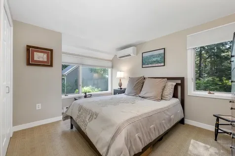 46 Point Breeze Road Wolfeboro NH 03894