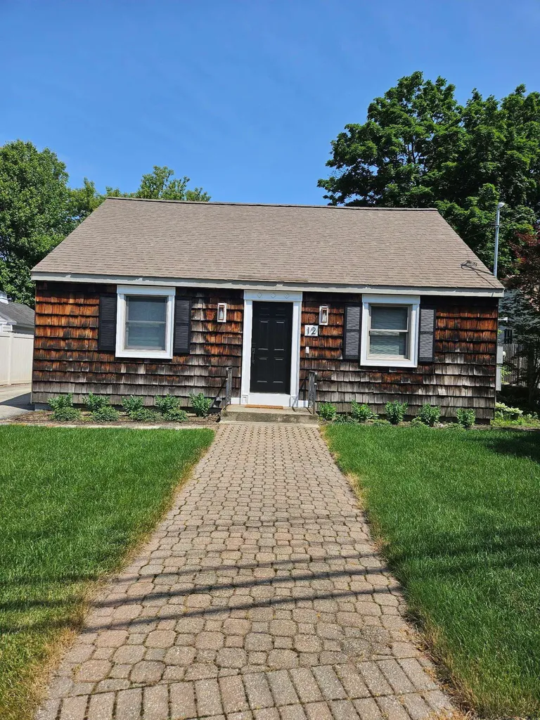 12 Taylor Street Nashua NH 03060