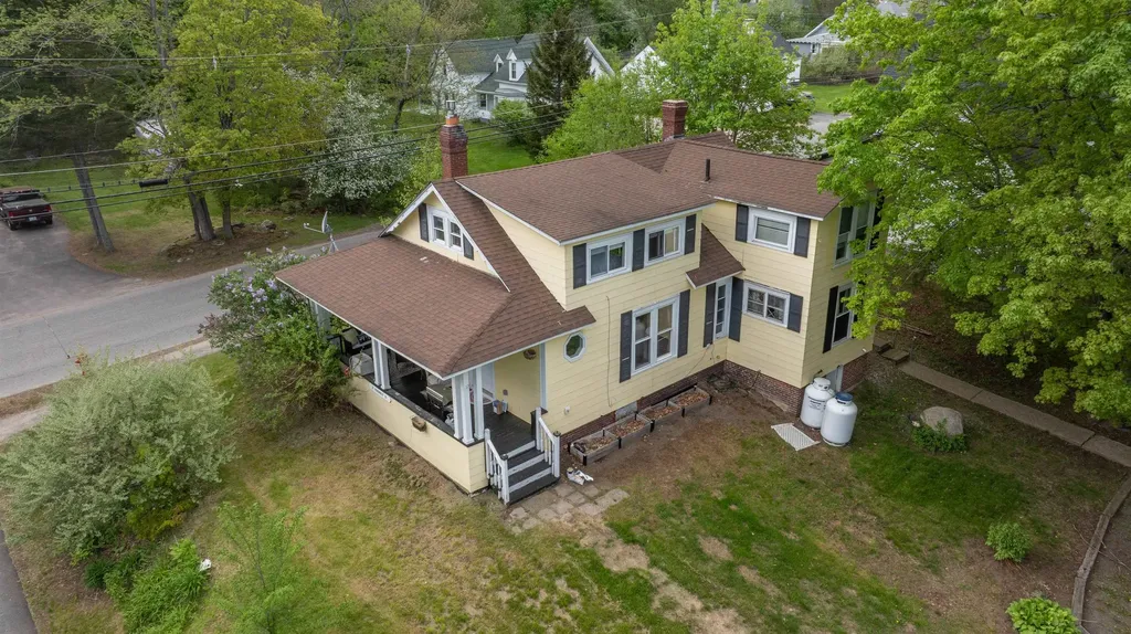 18 Wentworth Street Plymouth NH 03264